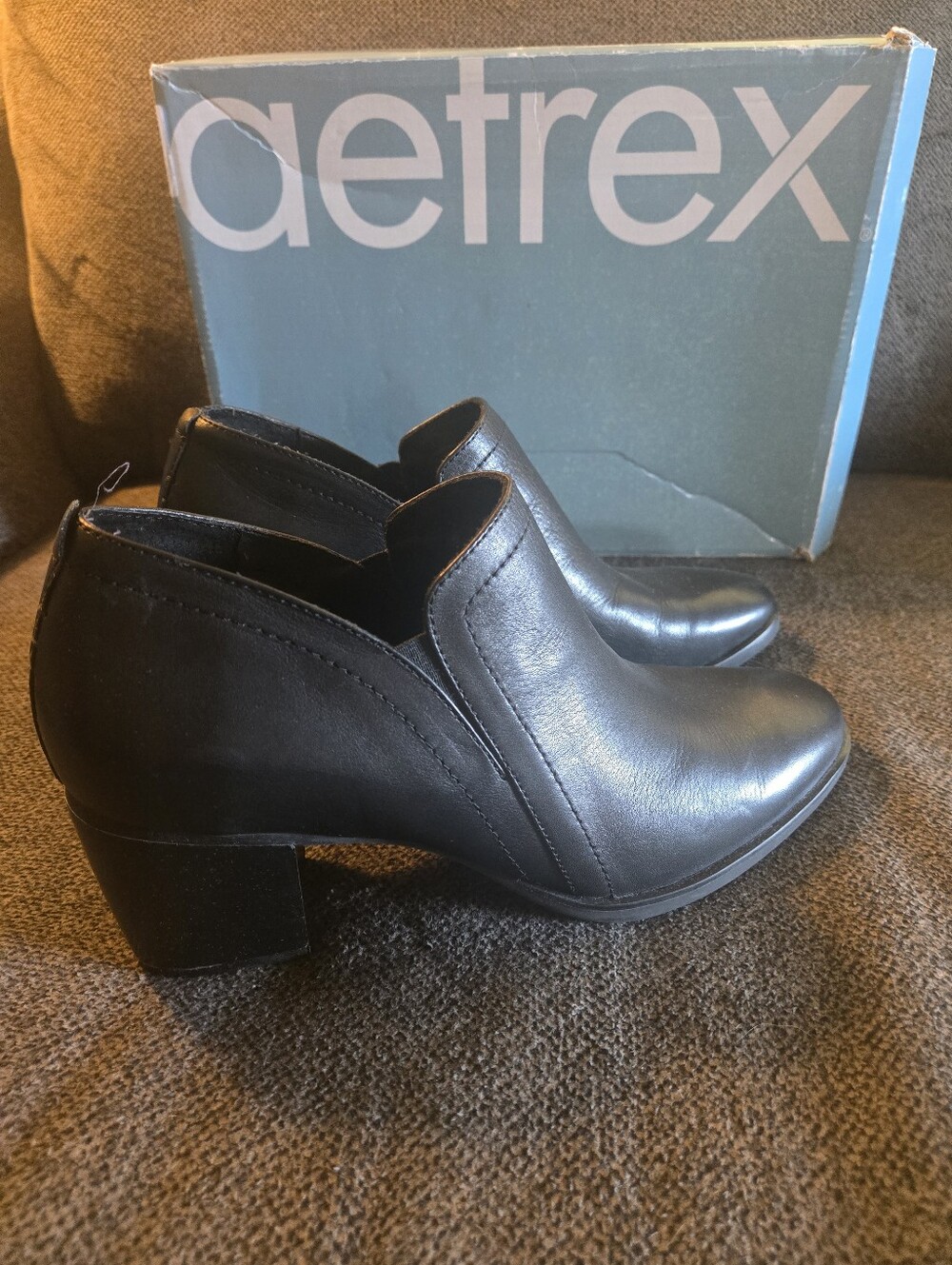 Aetrex Delaney Black Heeled Ankle Booties W8.5